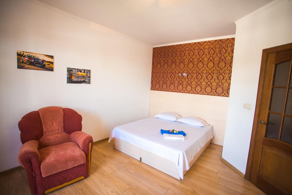 Like Home on Zaliznychna Iwano-Frankiwsk Zewnętrze zdjęcie
